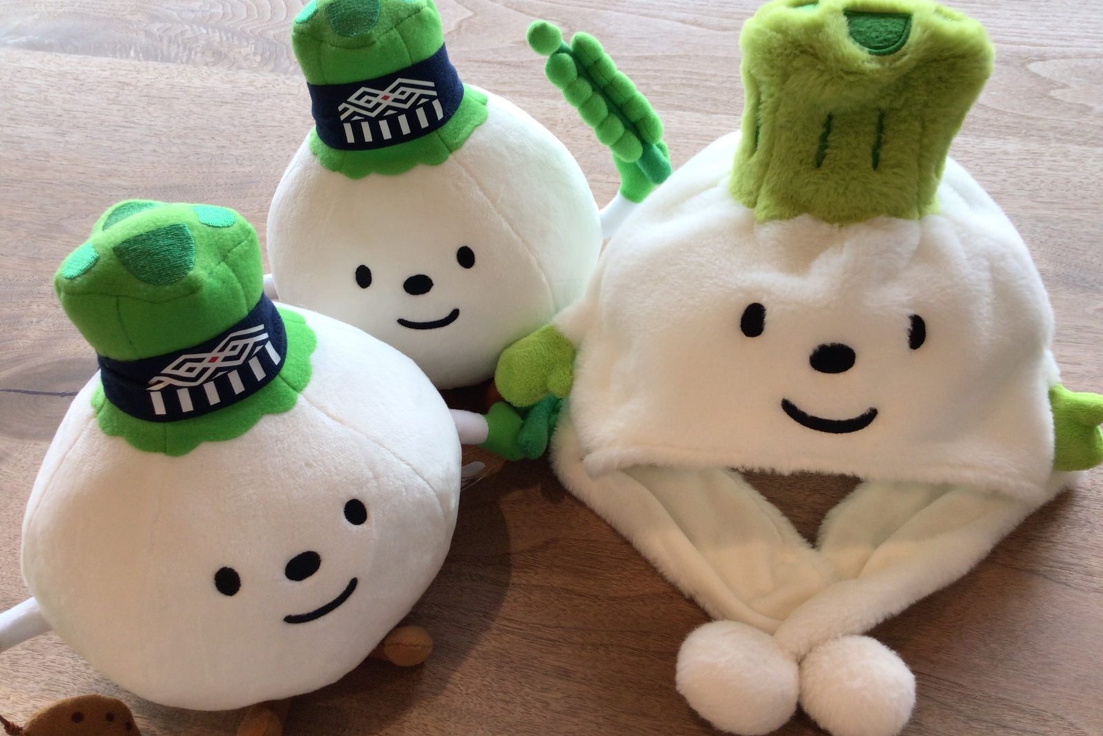 ウポポイオリジナル トゥレッポんぬいぐるみ・ネック付き帽子画像