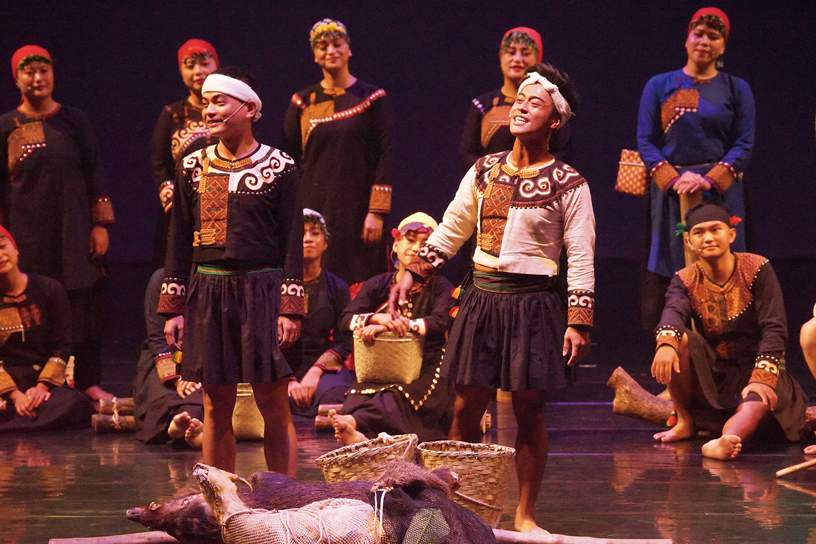 パイワン族ラヴァル系の歌と踊り